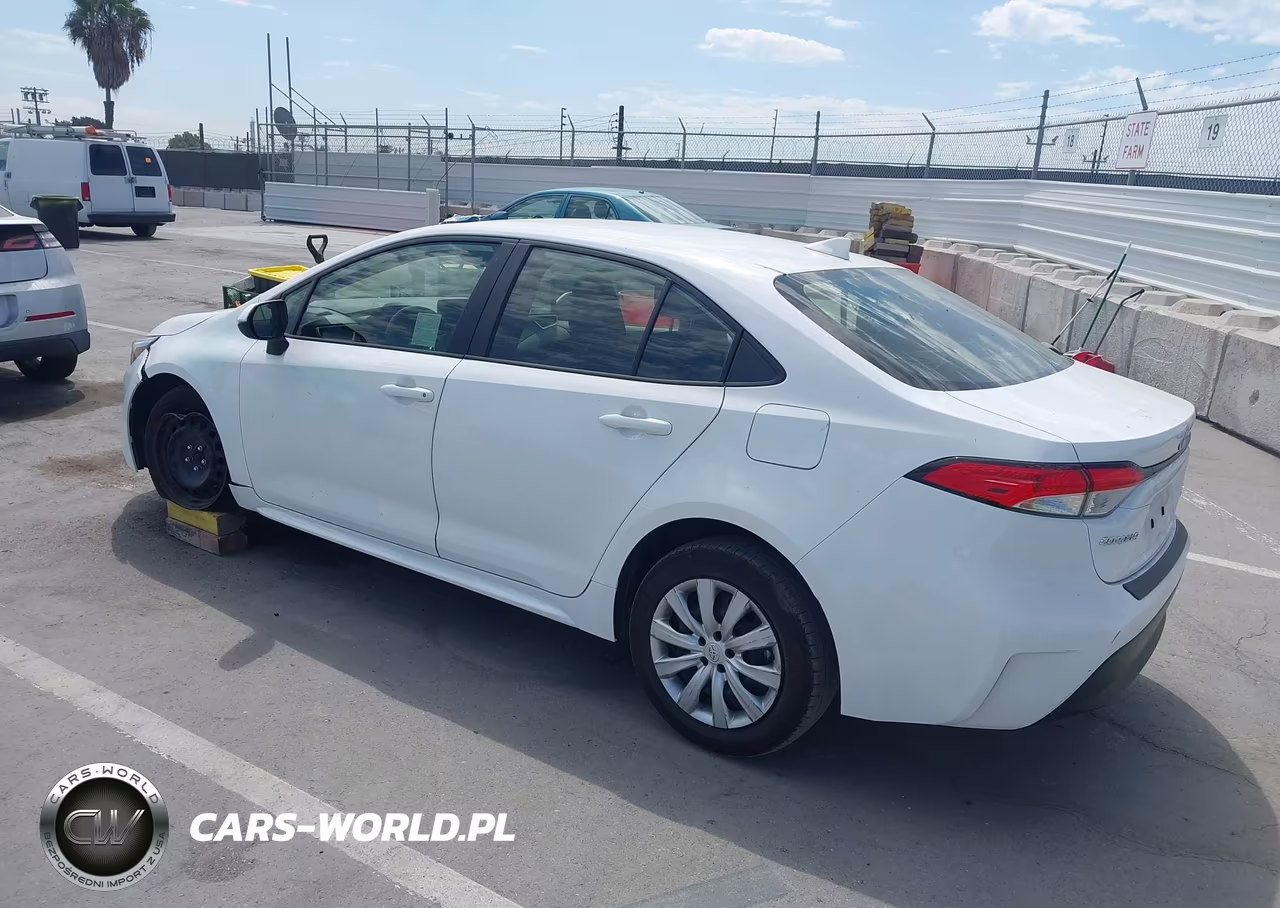2025 Toyota Corolla Hybrid Le VIN:JTDBCMFE1S3093641 - 3