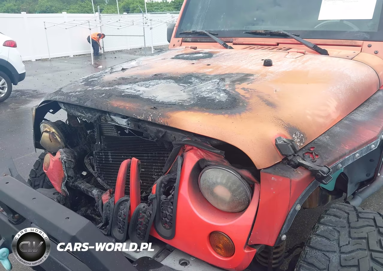 2013 Jeep Wrangler Unlimited Sahara VIN:1C4BJWEG5DL584334 - 15