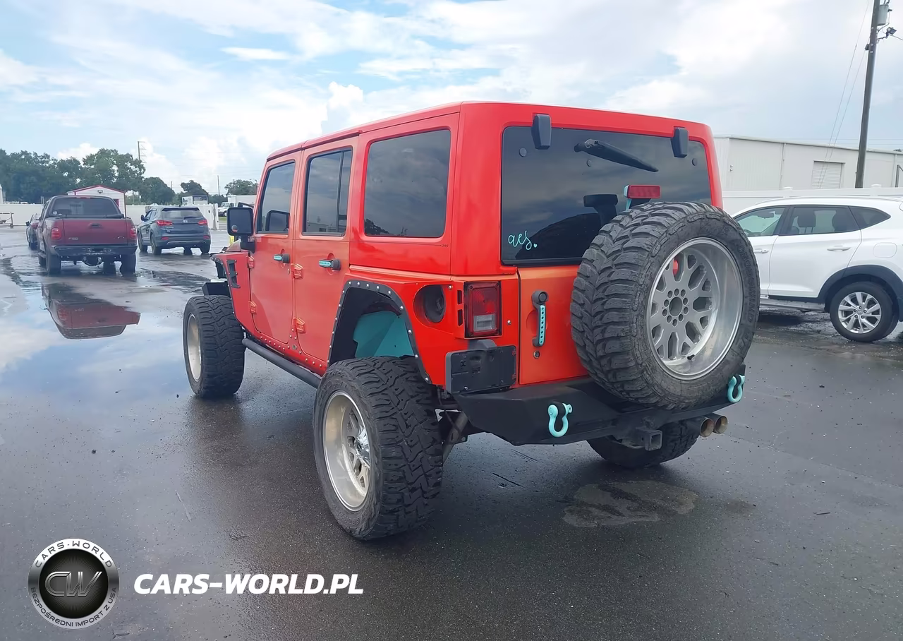 2013 Jeep Wrangler Unlimited Sahara VIN:1C4BJWEG5DL584334 - 3