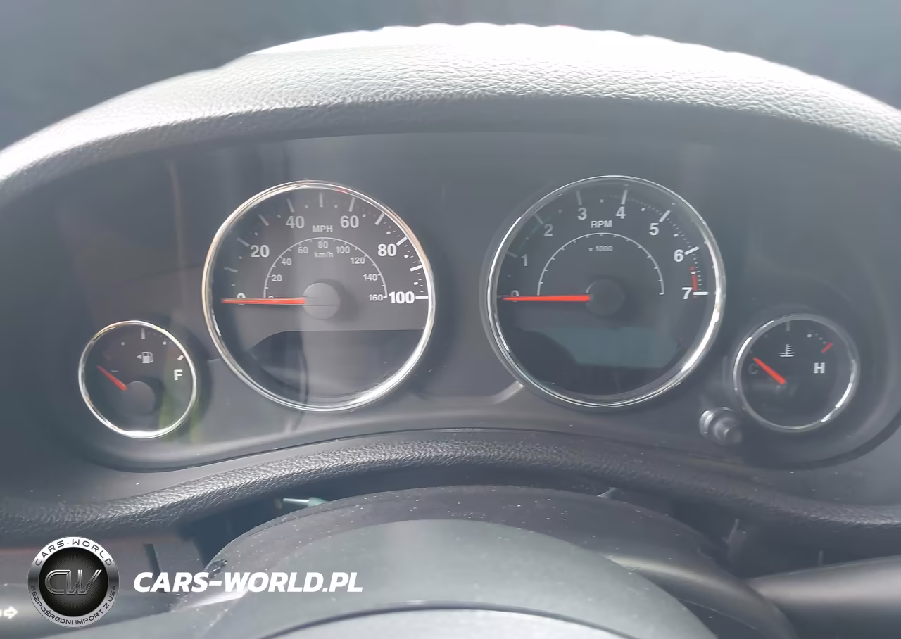2013 Jeep Wrangler Unlimited Sahara VIN:1C4BJWEG5DL584334 - 7