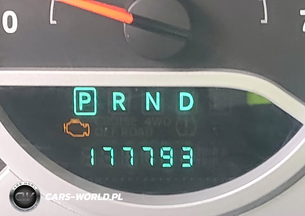 2007 Jeep Wrangler Unlimited Sahara VIN:1J4GB59177L123329 - 16
