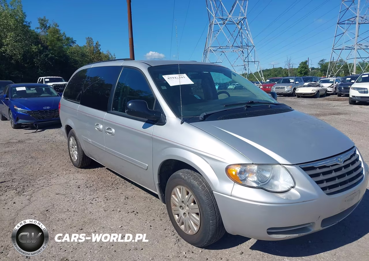 2006 Chrysler Town & Country Lx