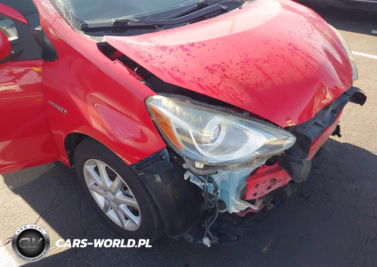 2015 Toyota Prius C Four VIN:JTDKDTB34F1087183 - 18