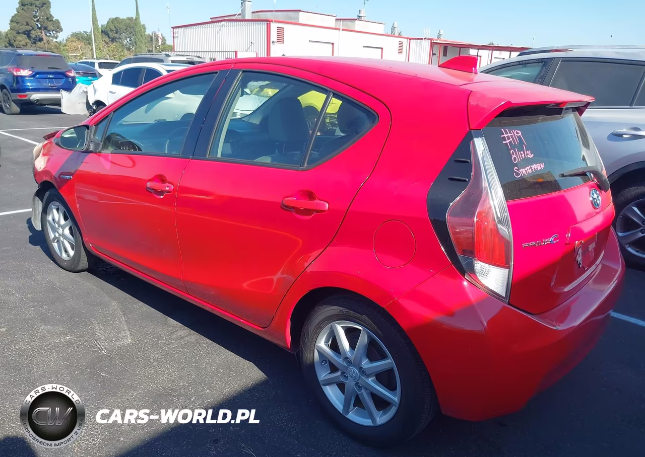 2015 Toyota Prius C Four VIN:JTDKDTB34F1087183 - 3