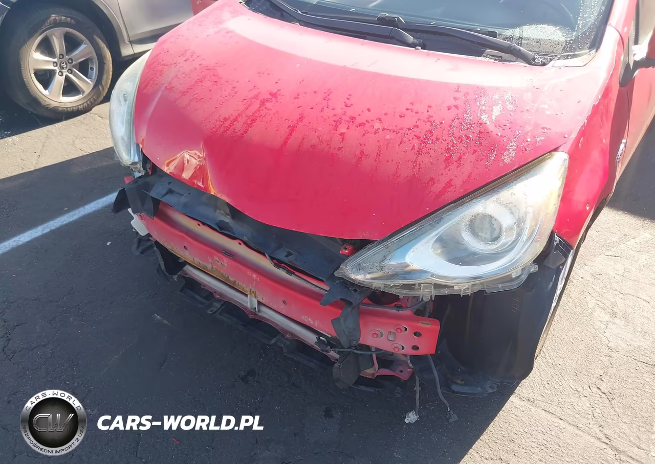 2015 Toyota Prius C Four VIN:JTDKDTB34F1087183 - 6