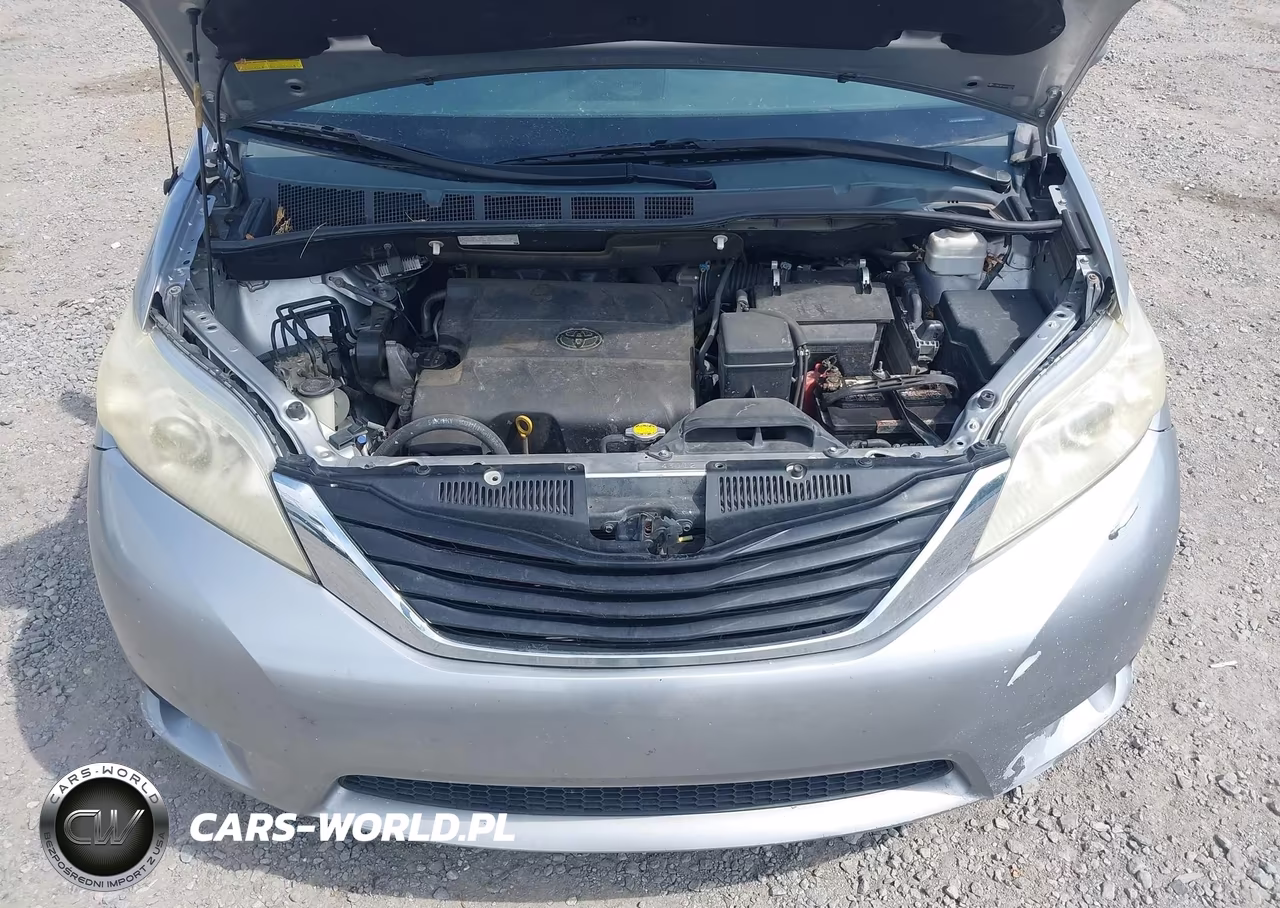2011 Toyota Sienna Le V6 VIN:5TDKK3DCXBS078729 - 10