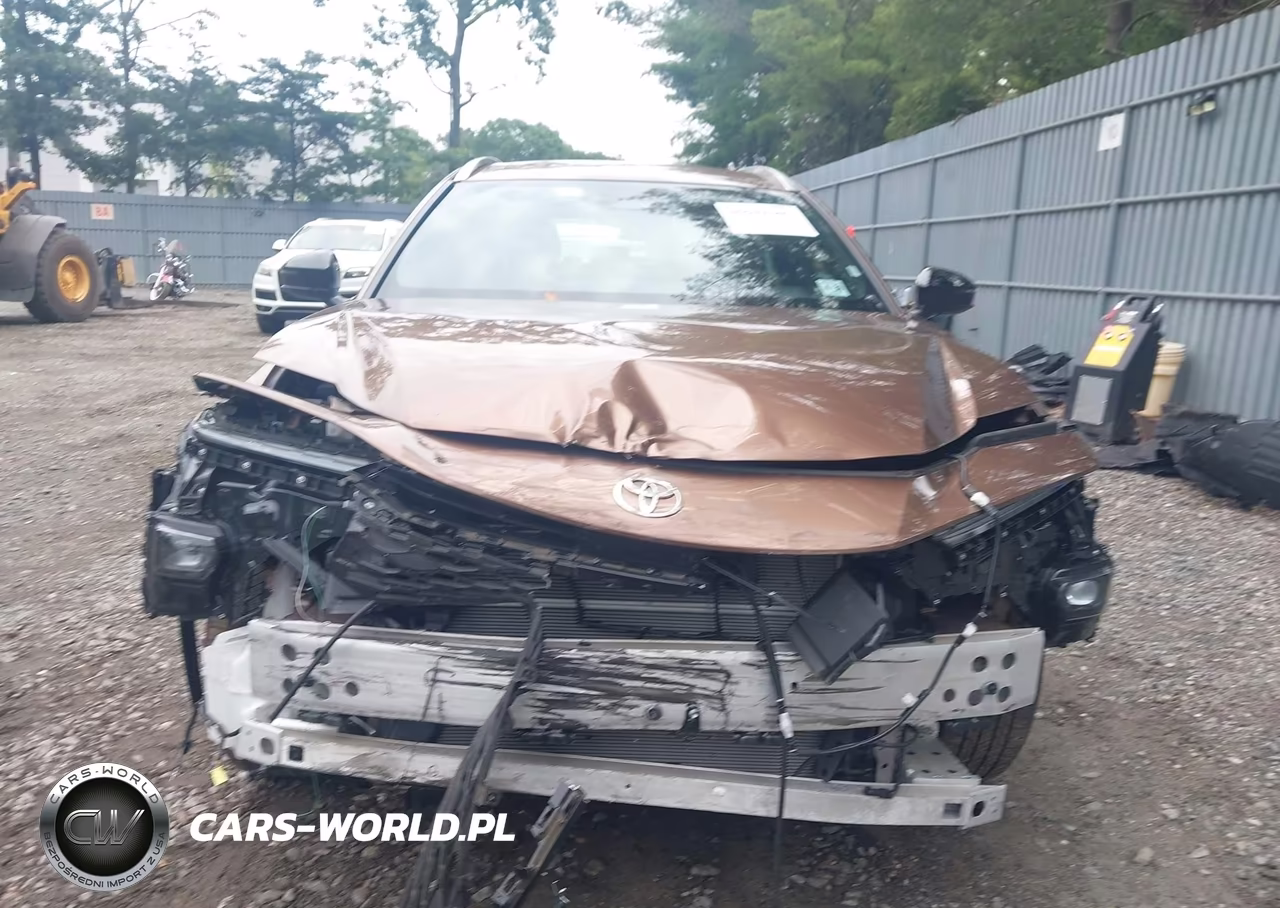2025 Toyota Crown Signia Xle VIN:JTDACAAJ9S3014926 - 12