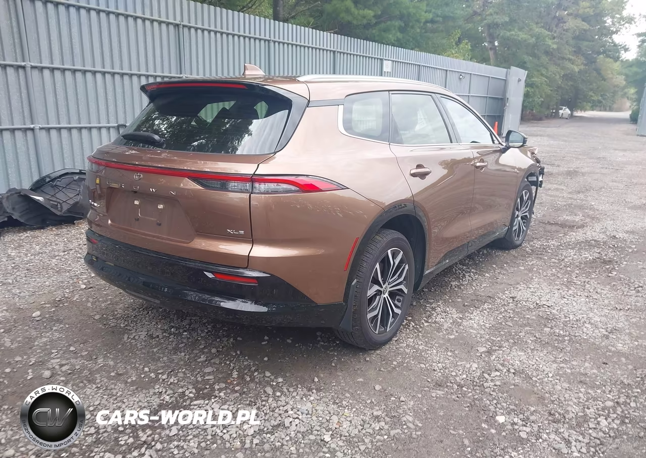 2025 Toyota Crown Signia Xle VIN:JTDACAAJ9S3014926 - 4