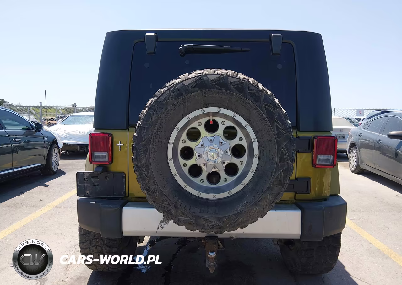 2008 Jeep Wrangler Sahara VIN:1J4FA54158L610231 - 16