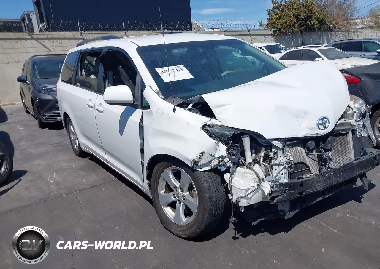 2014 Toyota Sienna Le V6 7 Passenger Auto Access Seat – zdjęcie 1 z 21