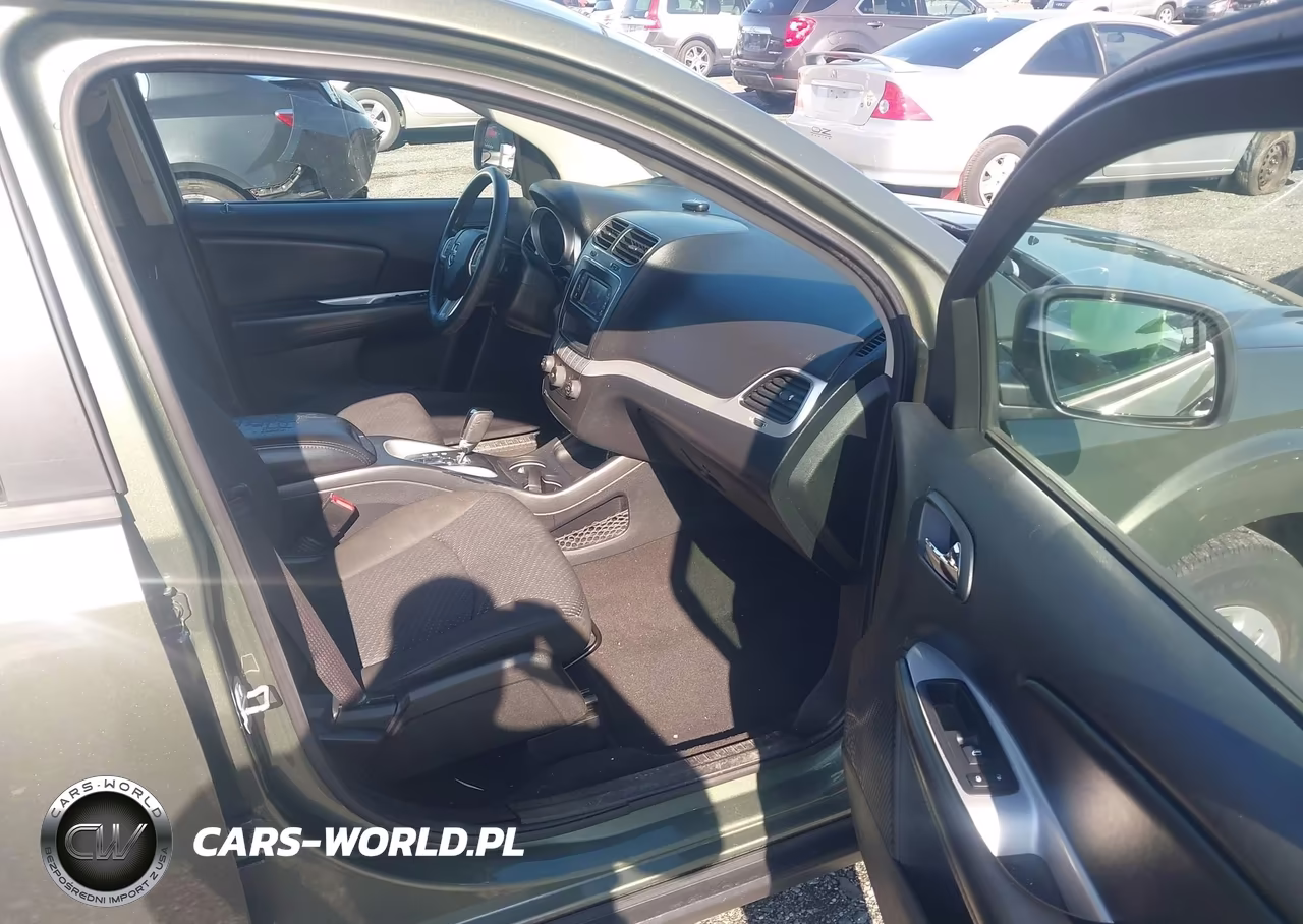 2019 Dodge Journey Se VIN:3C4PDCBB5KT796995 - 5