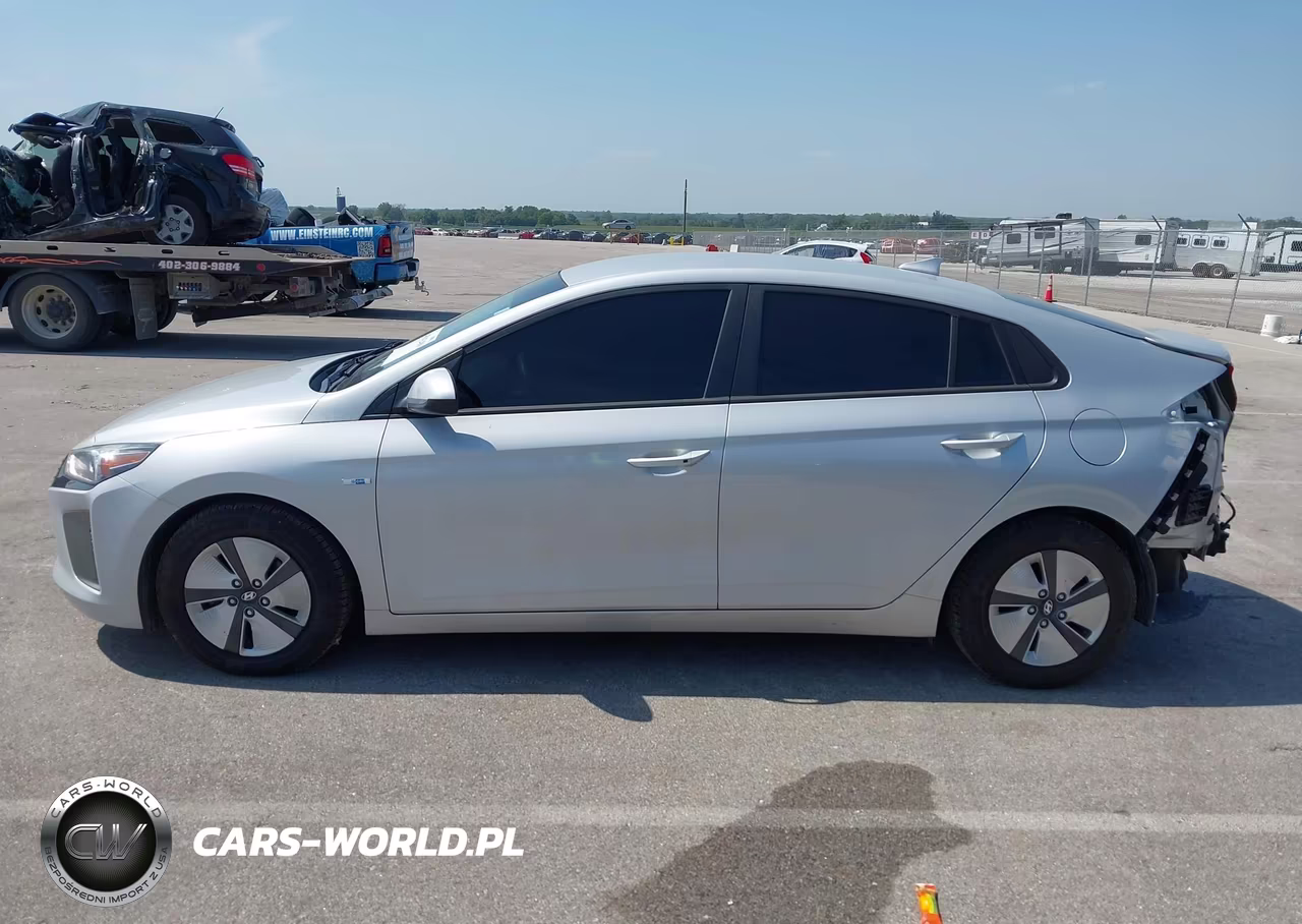 2019 Hyundai Ioniq Hybrid Blue VIN:KMHC65LC2KU158782 - 15