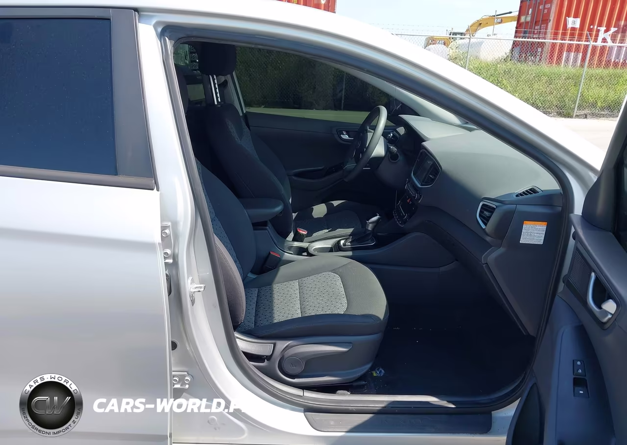 2019 Hyundai Ioniq Hybrid Blue VIN:KMHC65LC2KU158782 - 5