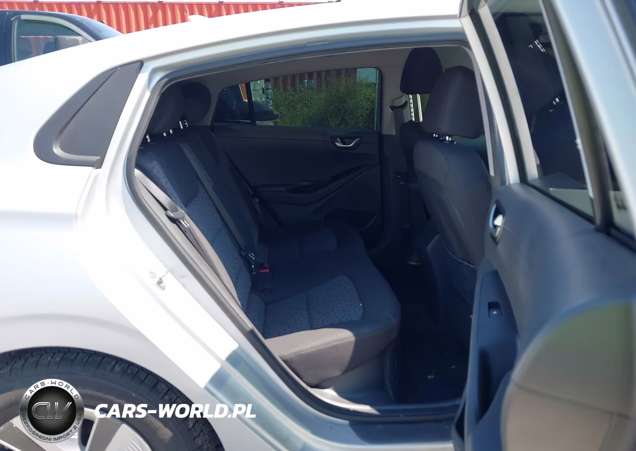 2019 Hyundai Ioniq Hybrid Blue VIN:KMHC65LC2KU158782 - 8
