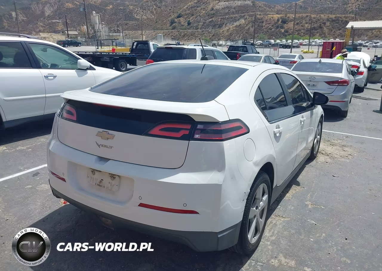 2015 Chevrolet Volt VIN:1G1RC6E4XFU140743 - 4
