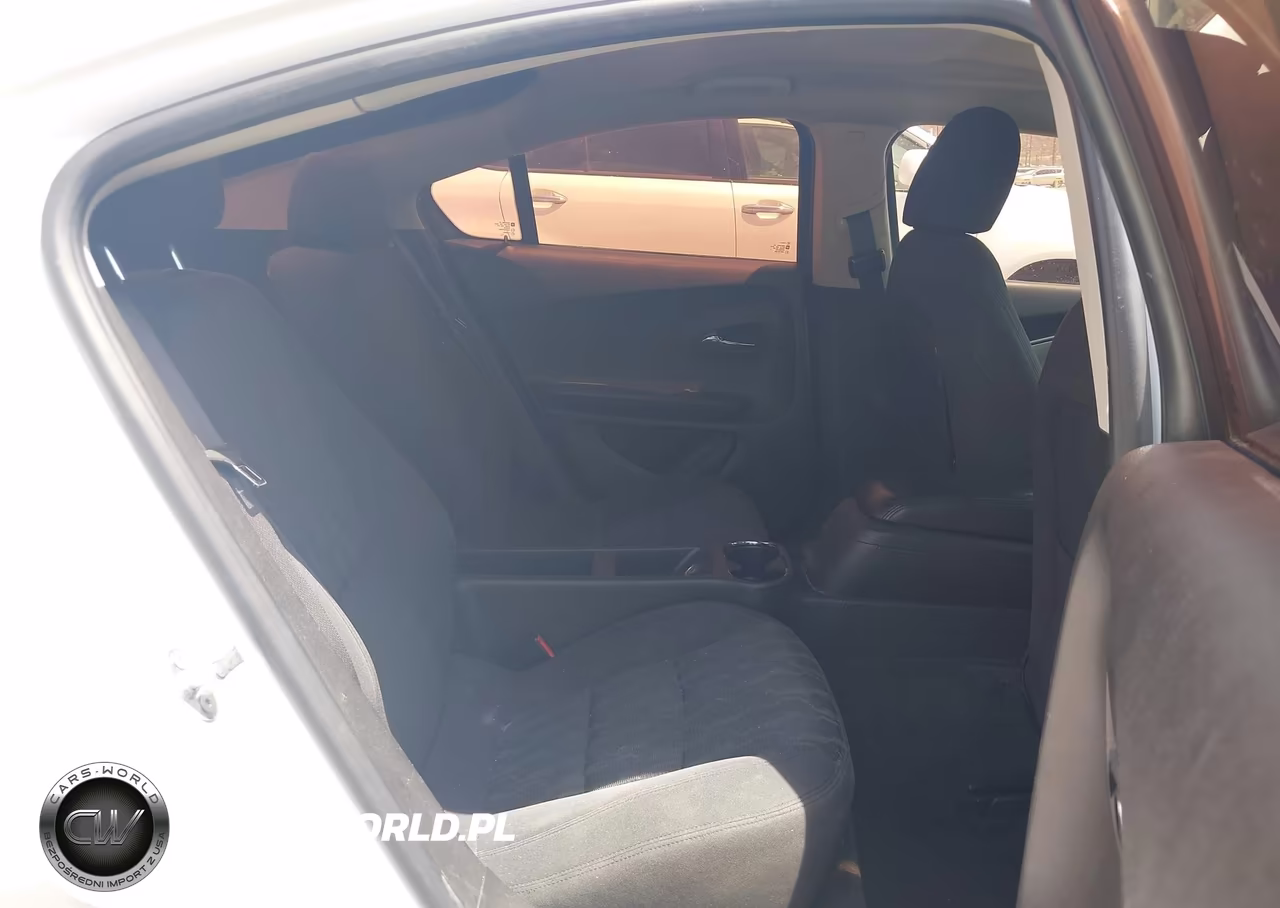 2015 Chevrolet Volt VIN:1G1RC6E4XFU140743 - 8