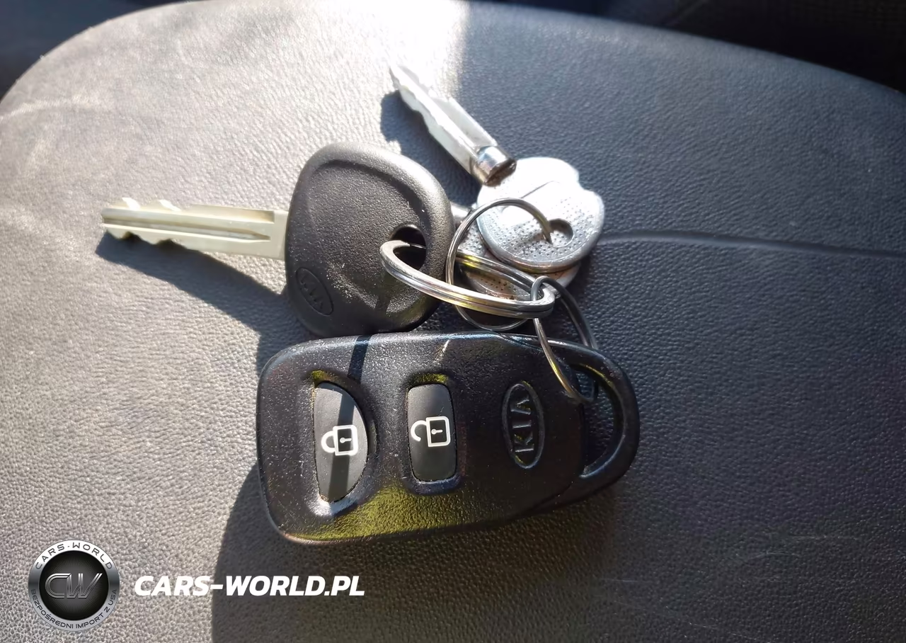 2010 Kia Soul + VIN:KNDJT2A21A7118705 - 11