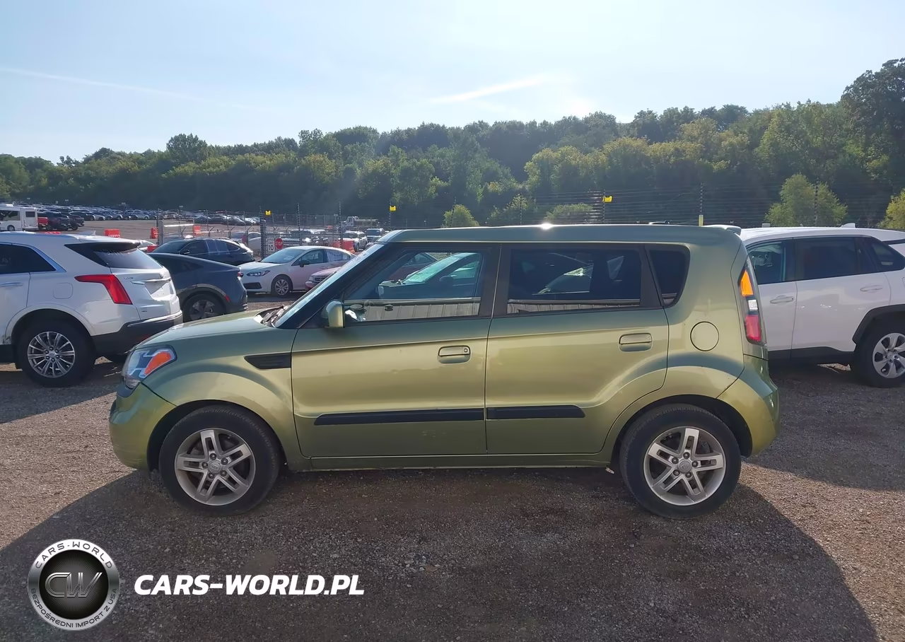 2010 Kia Soul + VIN:KNDJT2A21A7118705 - 14