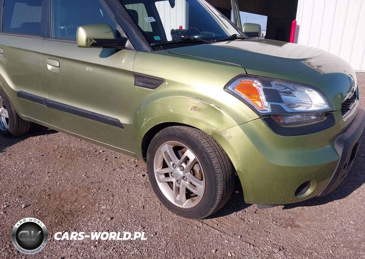2010 Kia Soul + VIN:KNDJT2A21A7118705 - 6