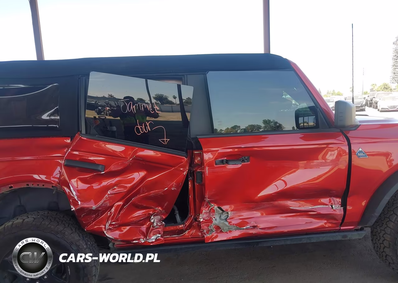 2024 Ford Bronco Black Diamond VIN:1FMDE1BH4RLA51259 - 6