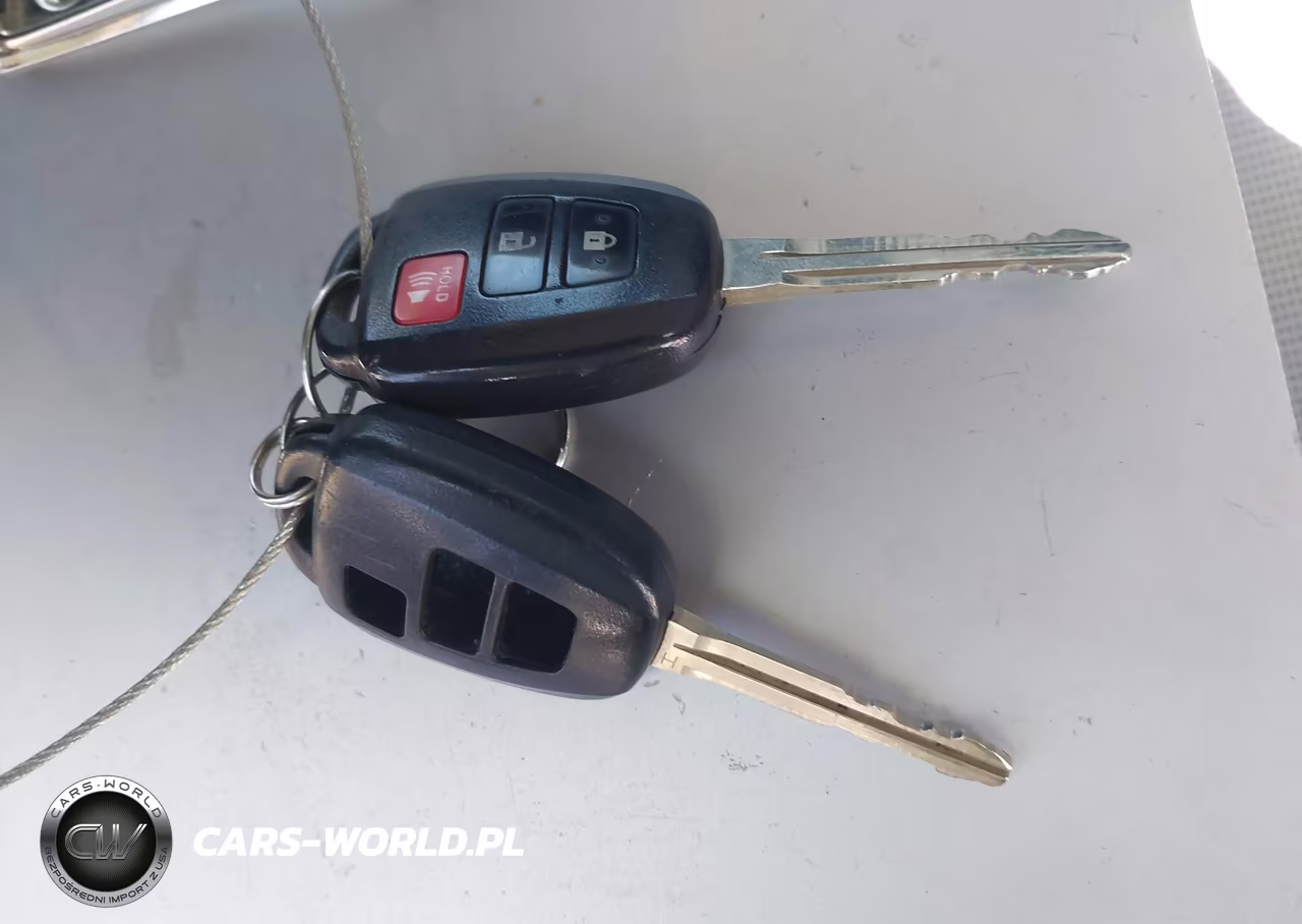 2022 Toyota Corolla Cross L VIN:7MUAAAAG8NV004309 - 11