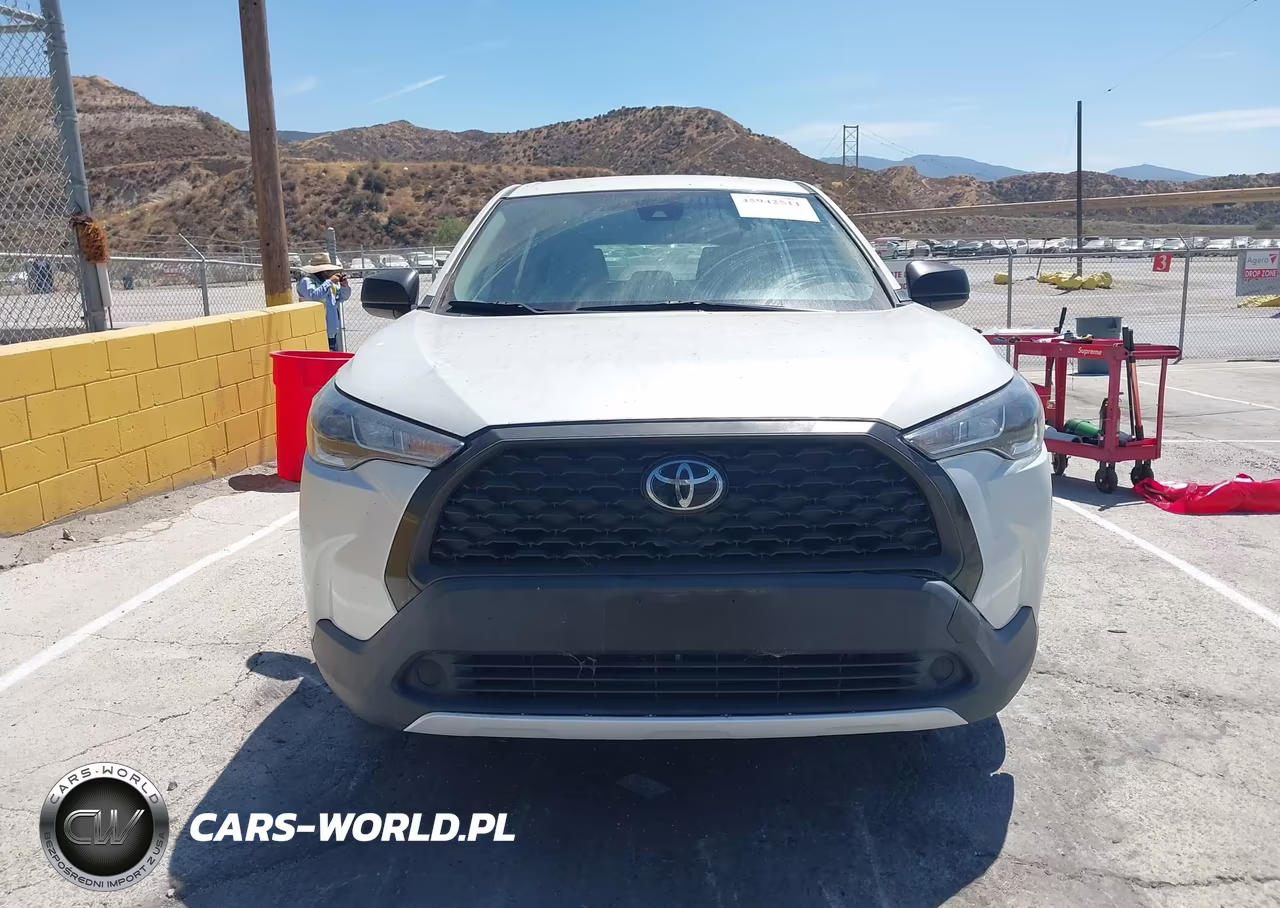 2022 Toyota Corolla Cross L VIN:7MUAAAAG8NV004309 - 13