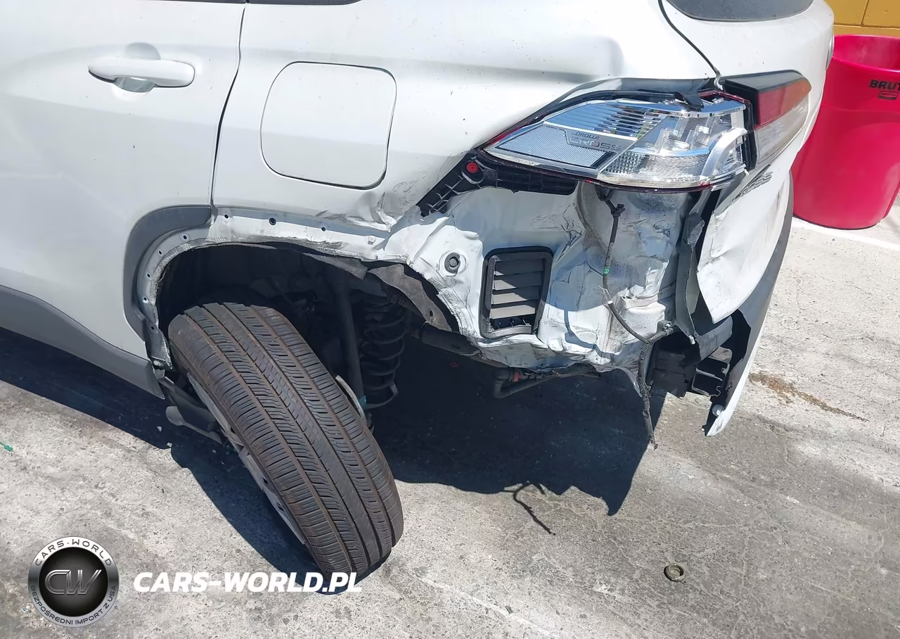 2022 Toyota Corolla Cross L VIN:7MUAAAAG8NV004309 - 6