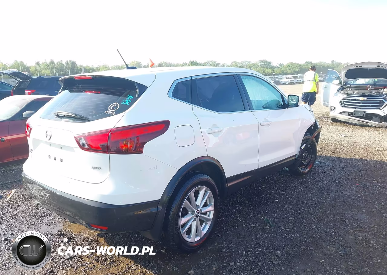 2019 Nissan Rogue Sport S VIN:JN1BJ1CR6KW311389 - 4