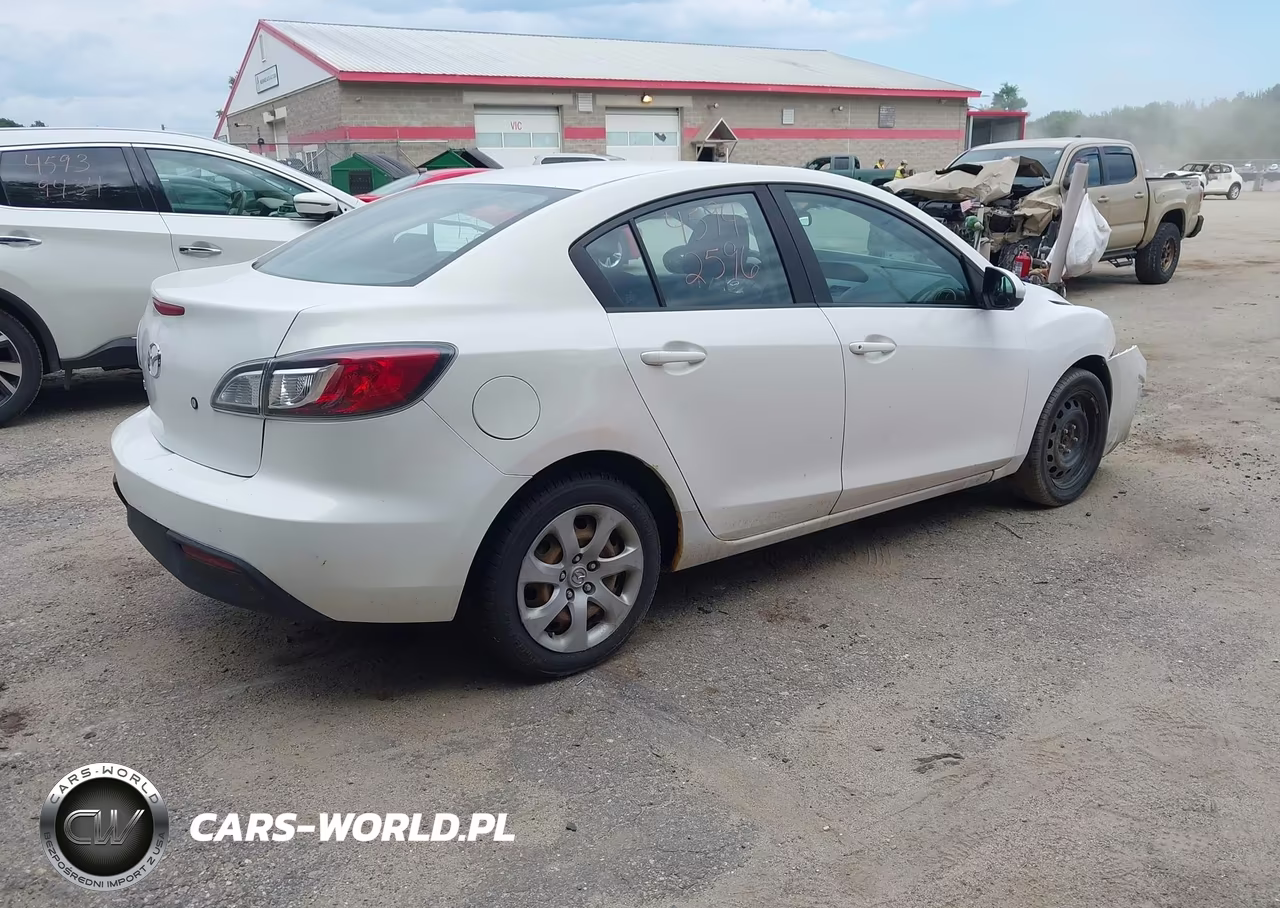 2011 Mazda Mazda3 I Sport VIN:JM1BL1UG9B1464155 - 4