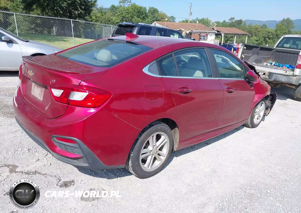 2018 Chevrolet Cruze Lt Auto VIN:1G1BE5SM6J7200633 - 4