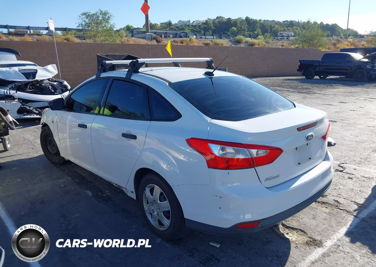 2014 Ford Focus S VIN:1FADP3E20EL462658 - 3