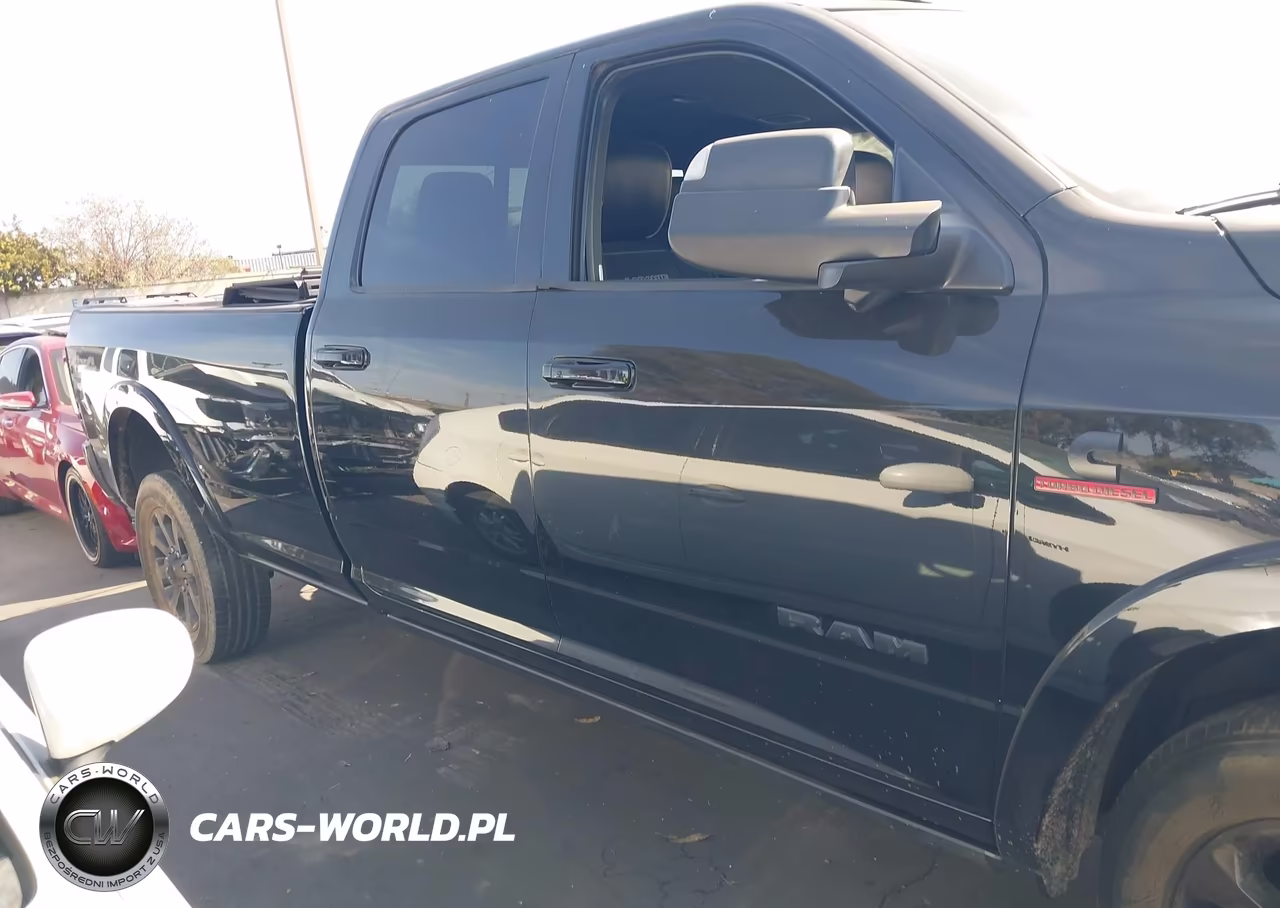 2019 Ram 2500 Laramie 4X4 8' Box VIN:3C6UR5KL9KG654089 - 13