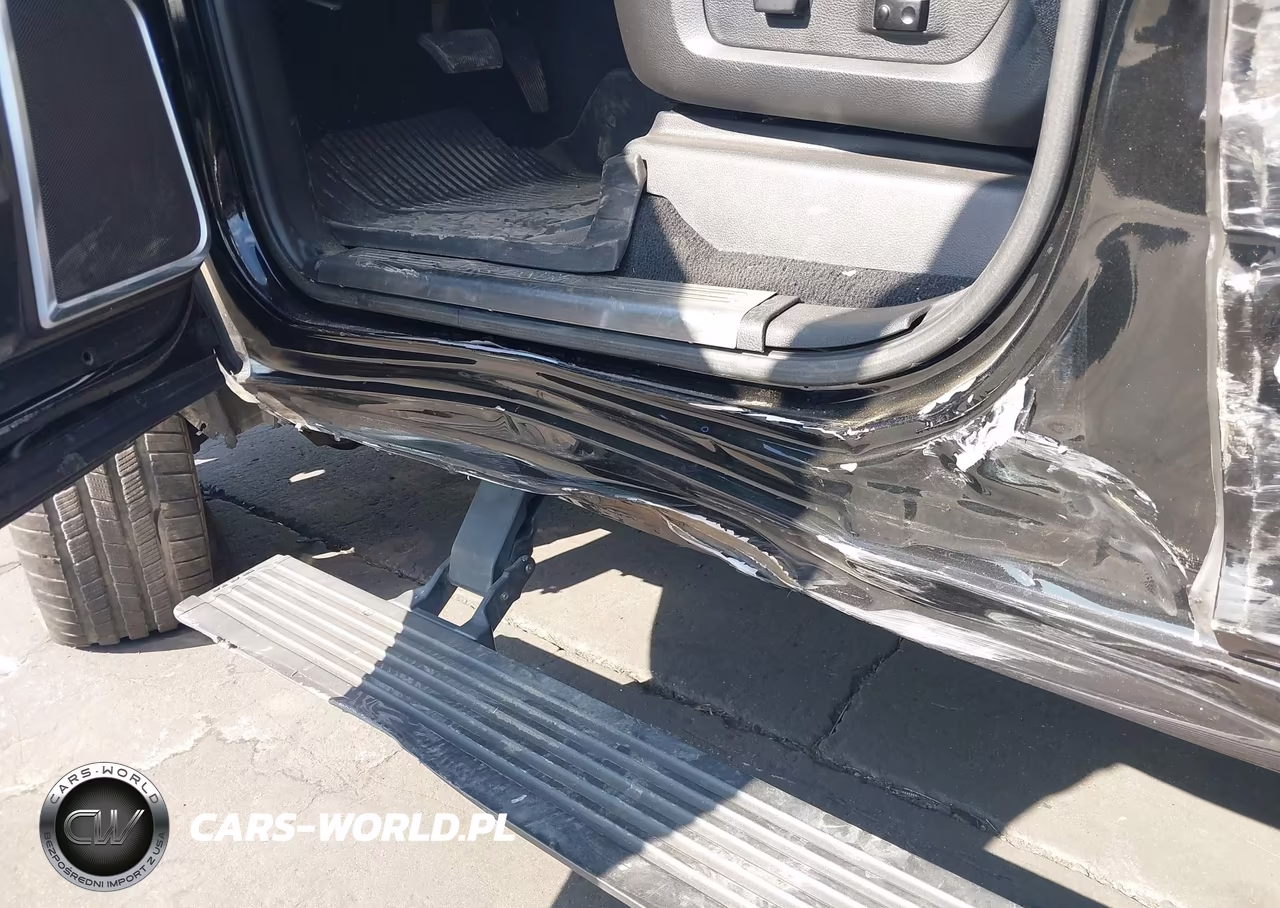 2019 Ram 2500 Laramie 4X4 8' Box VIN:3C6UR5KL9KG654089 - 21