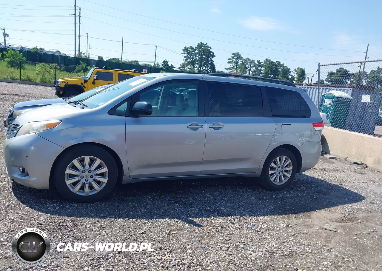 2014 Toyota Sienna Le 7 Passenger VIN:5TDJK3DC4ES081559 - 14