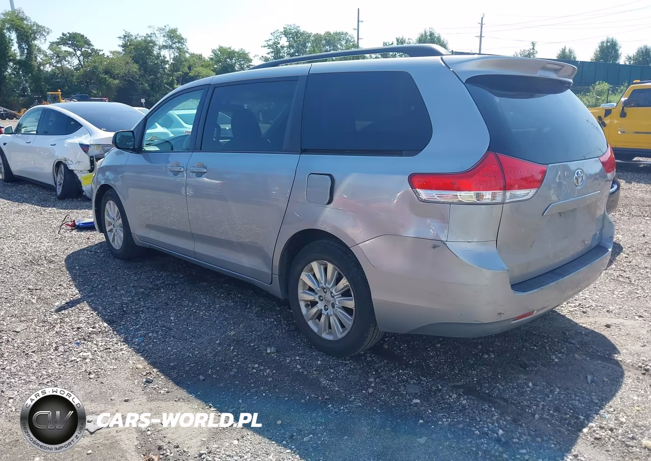 2014 Toyota Sienna Le 7 Passenger VIN:5TDJK3DC4ES081559 - 3