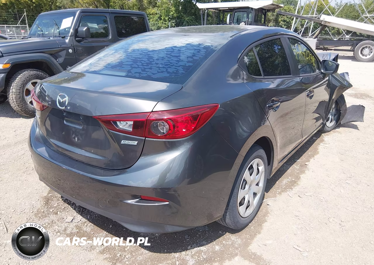 2018 Mazda Mazda3 Sport VIN:3MZBN1U74JM183809 - 4