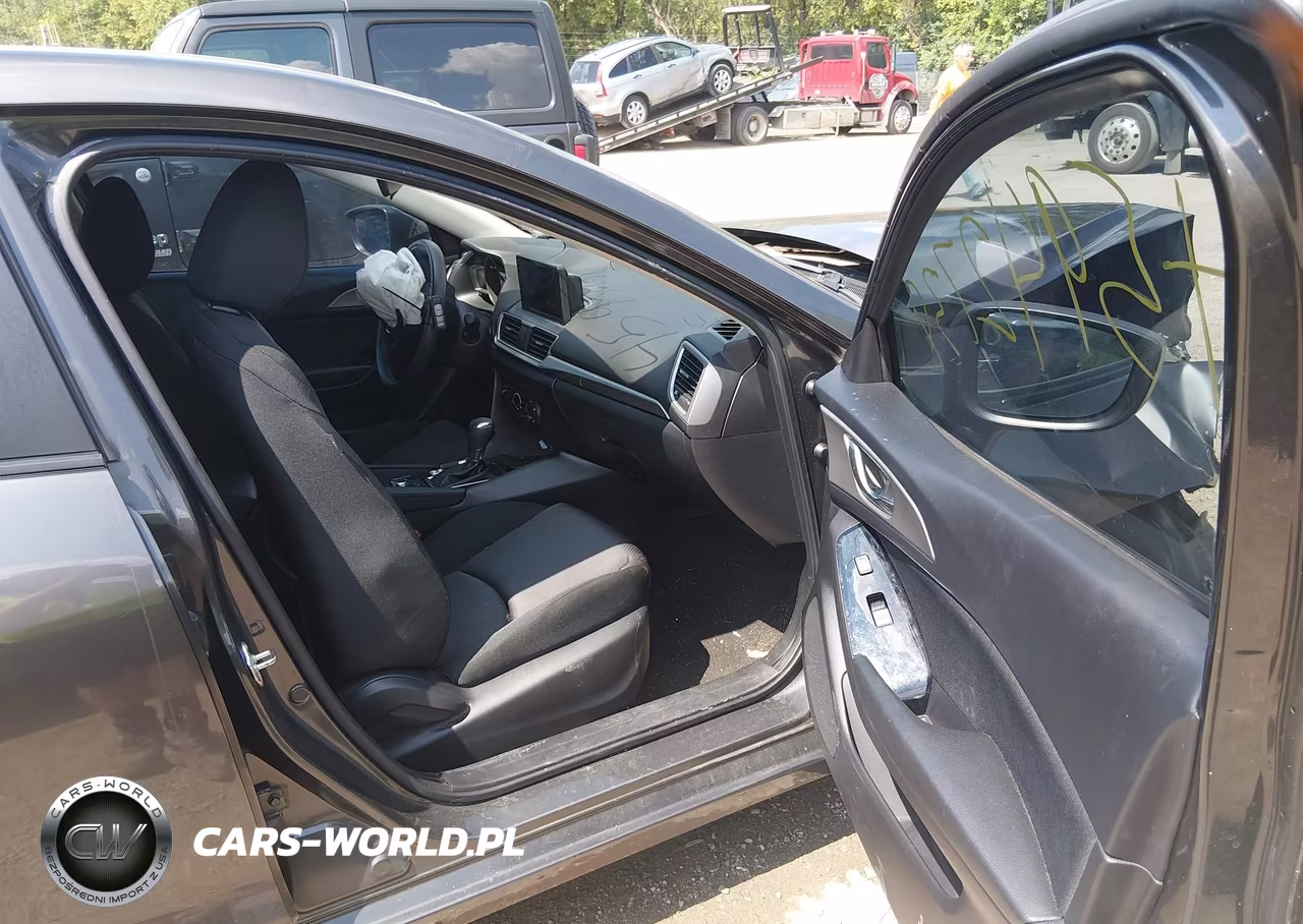 2018 Mazda Mazda3 Sport VIN:3MZBN1U74JM183809 - 5