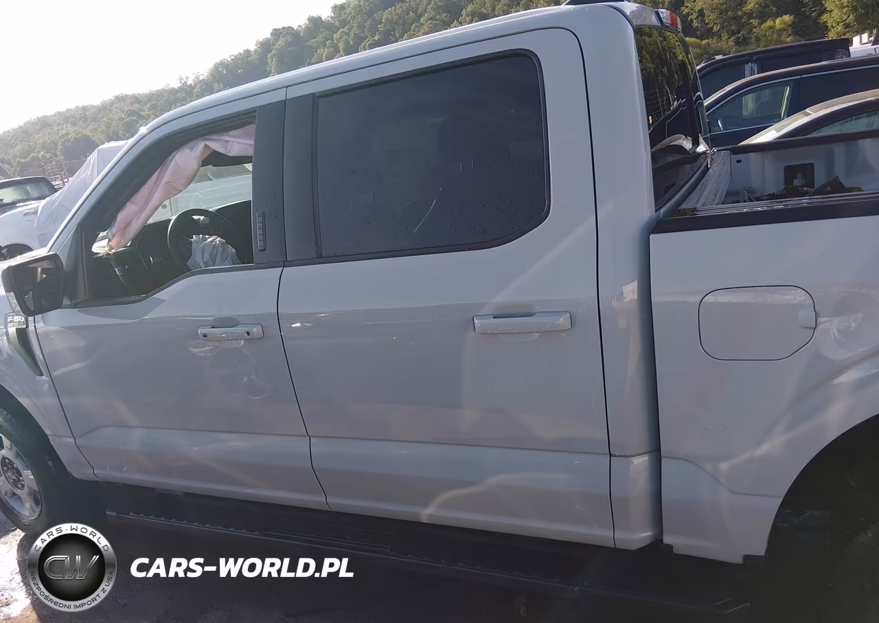 2023 Ford F-150 Xlt VIN:1FTFW1E82PFB31788 - 15