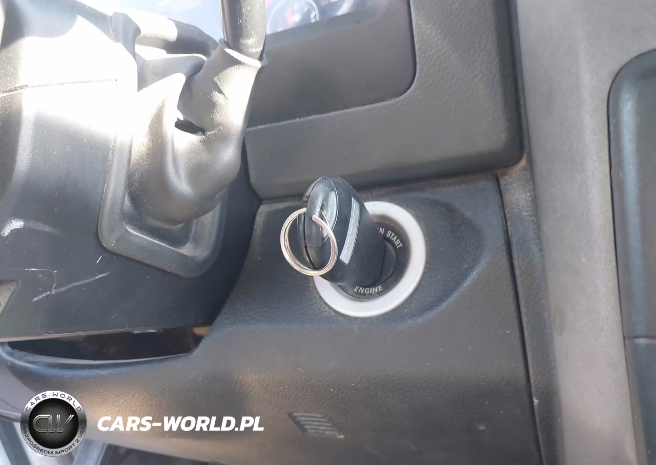 2015 Ram 1500 Tradesman VIN:3C6JR6DT1FG539790 - 11