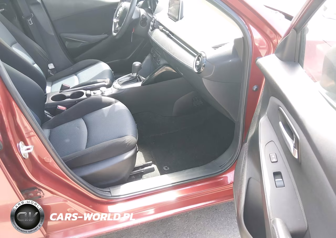 2017 Toyota Yaris Ia VIN:3MYDLBYV7HY169262 - 5