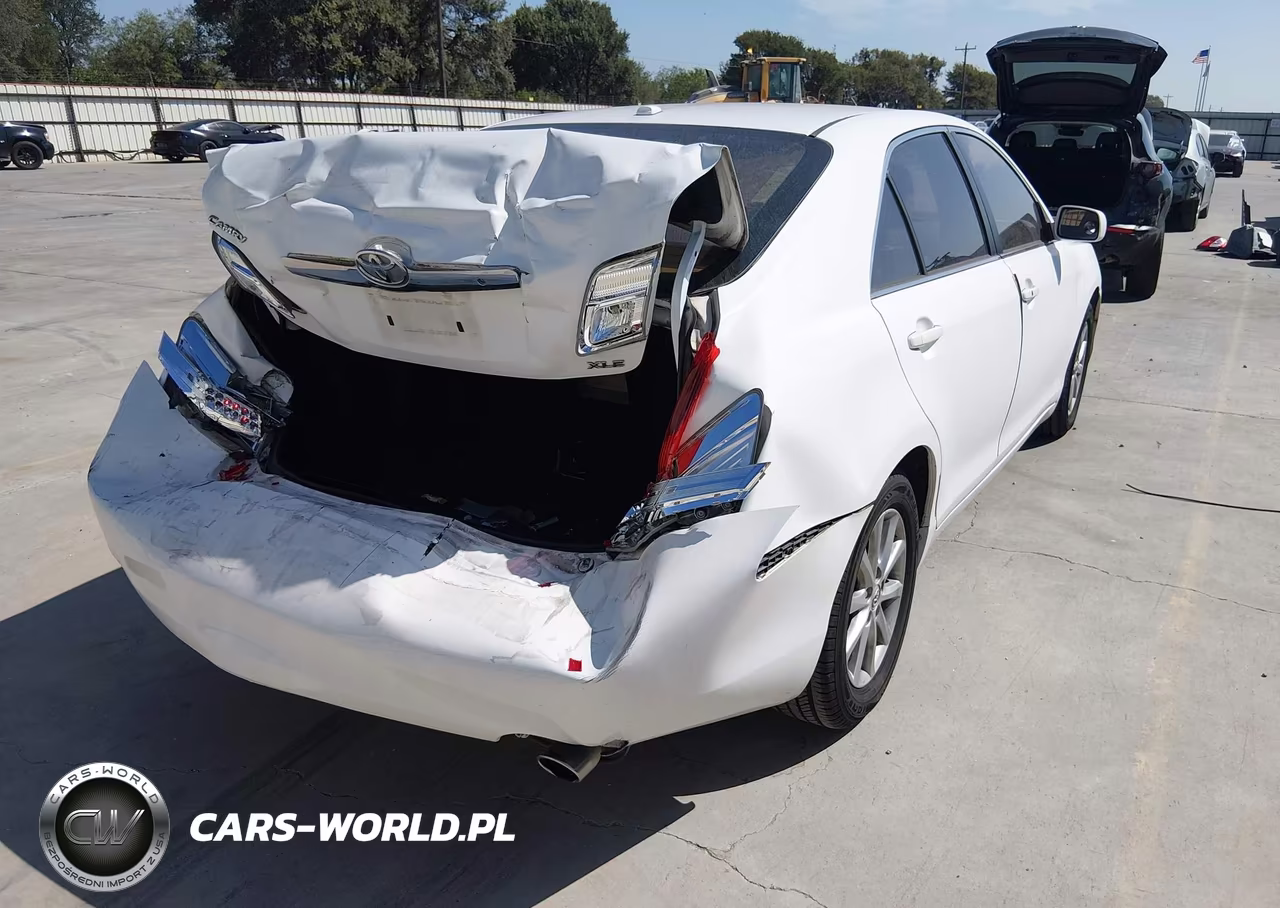 2010 Toyota Camry Xle VIN:4T1BF3EK5AU518842 - 4