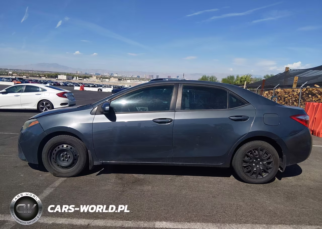 2015 Toyota Corolla Le VIN:5YFBURHE8FP219532 - 14