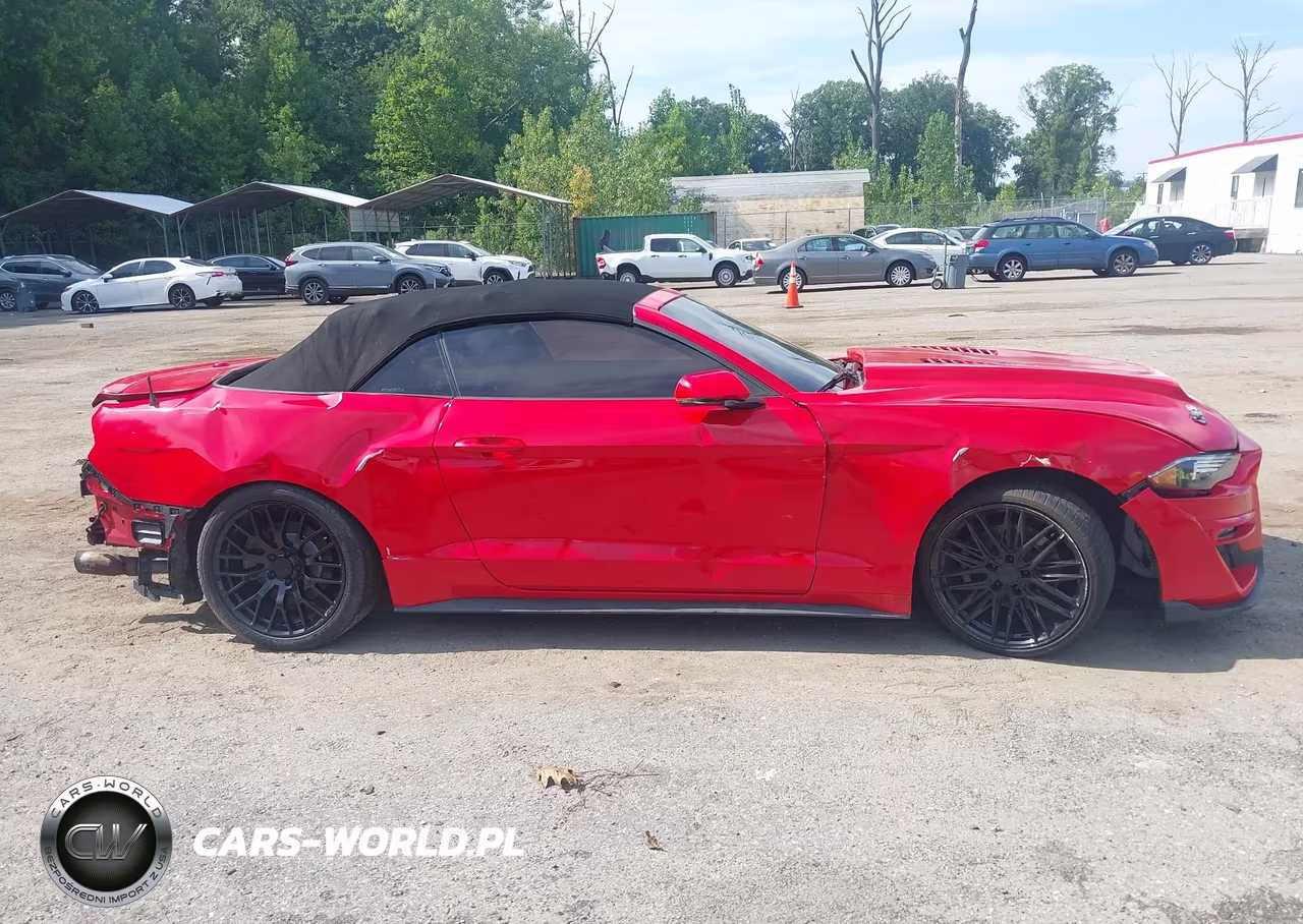 2020 Ford Mustang Ecoboost Premium VIN:1FATP8UH2L5106549 - 13
