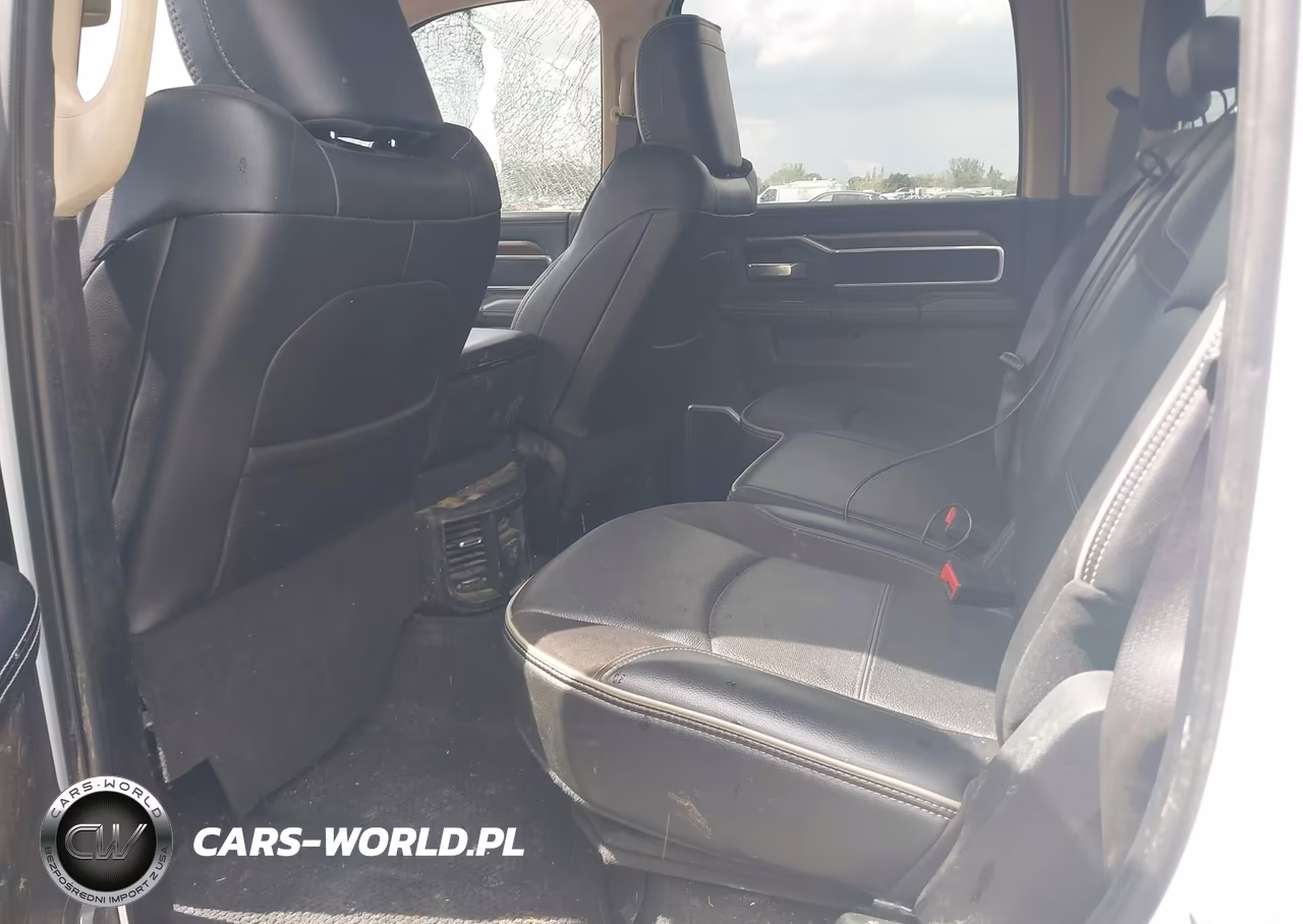 2022 Ram 3500 Laramie VIN:3C63R3JL1NG347795 - 7