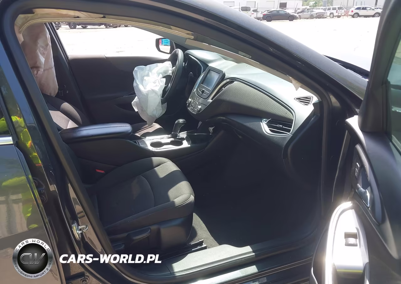 2018 Chevrolet Malibu Lt VIN:1G1ZD5ST1JF142638 - 5