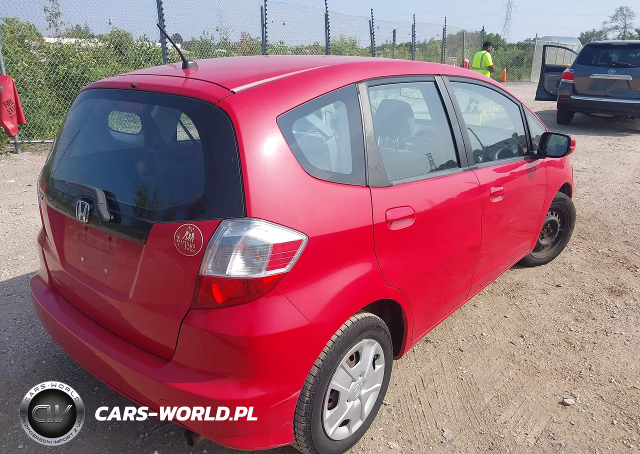 2012 Honda Fit VIN:JHMGE8H30CC037404 - 4