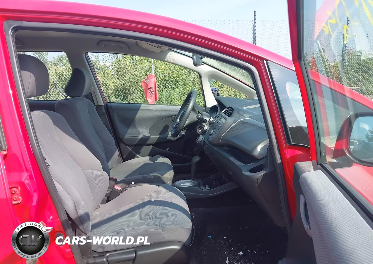 2012 Honda Fit VIN:JHMGE8H30CC037404 - 5