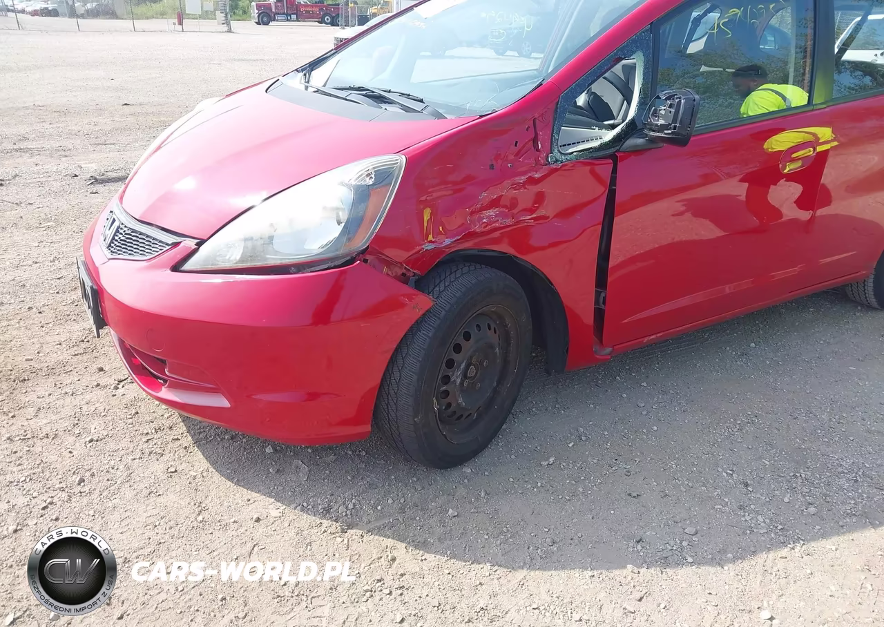 2012 Honda Fit VIN:JHMGE8H30CC037404 - 6