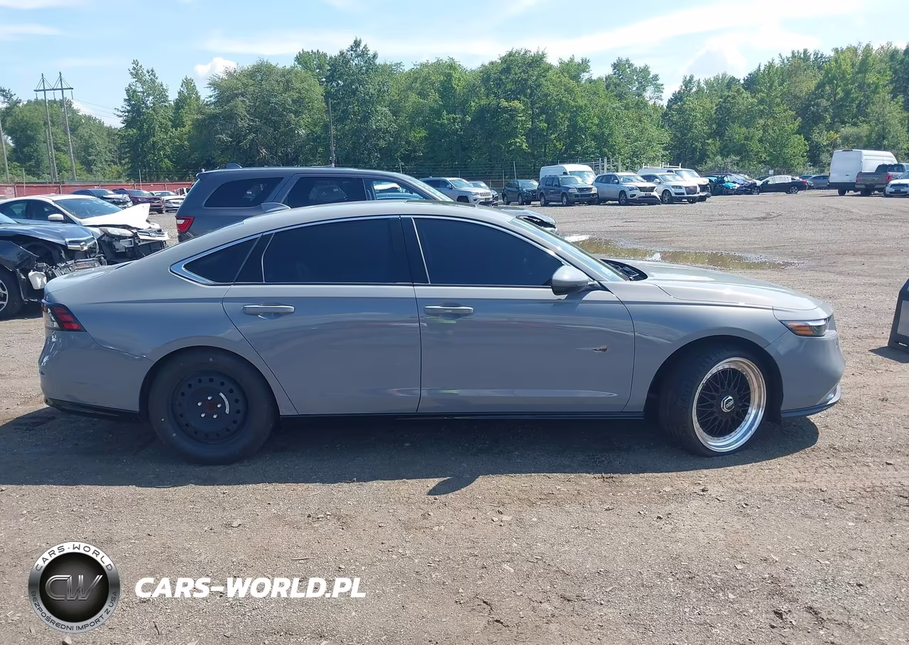 2024 Honda Accord Hybrid Touring VIN:1HGCY2F83RA055324 - 13