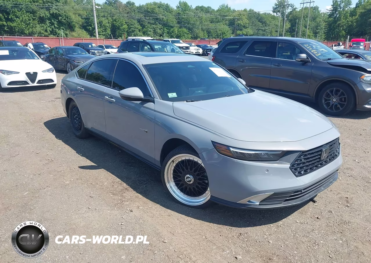 2024 Honda Accord Hybrid Touring VIN:1HGCY2F83RA055324 - 17